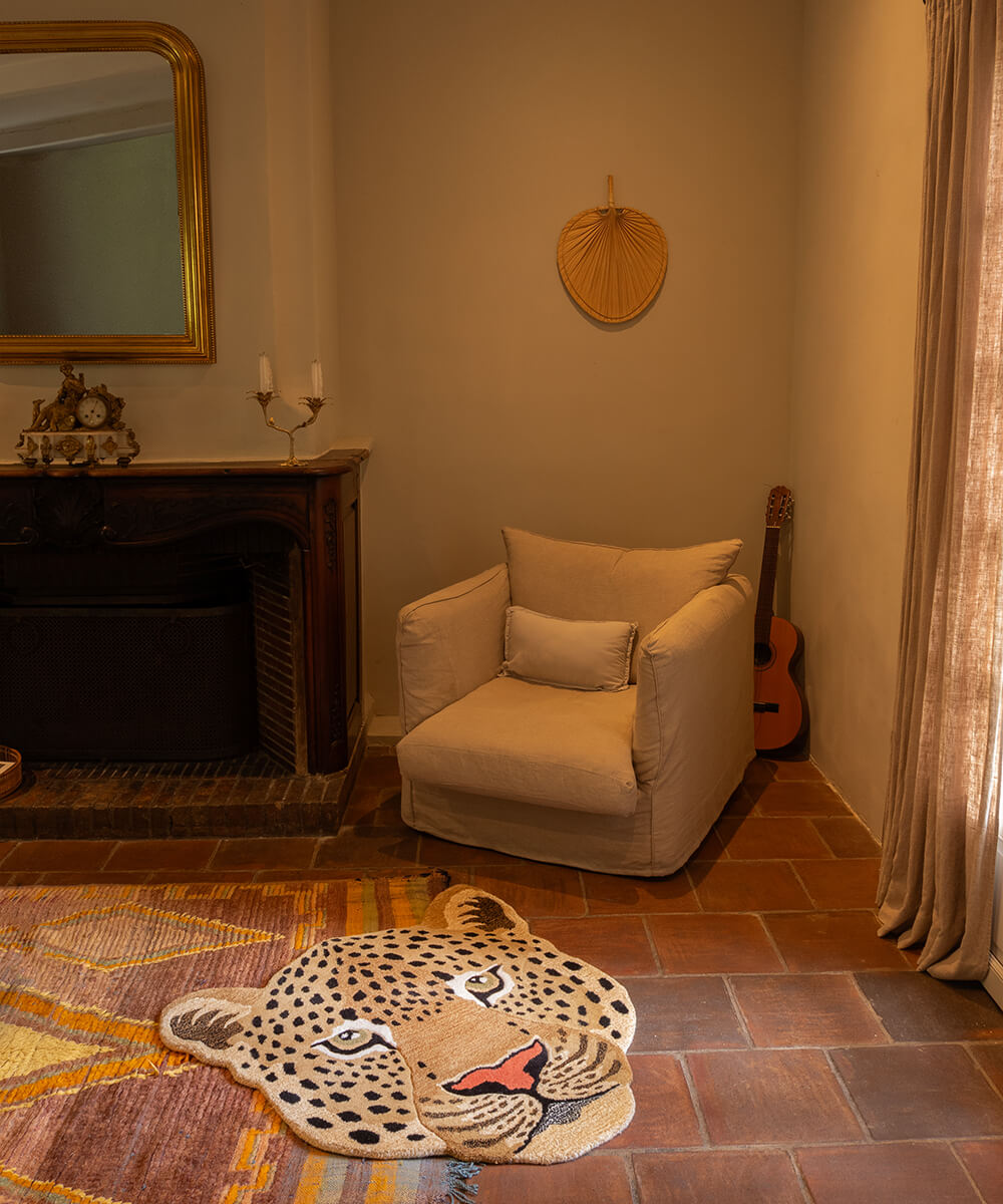 Hand-Tufted Himani Leopard Head Rug