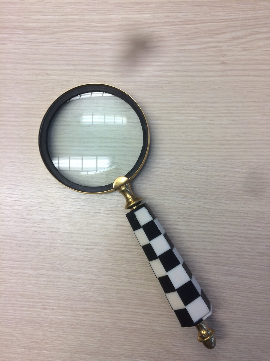 "Chess" Magnifying Glass