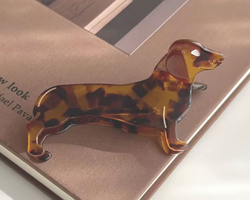 Dog Shaped Dachshund Hair Claw