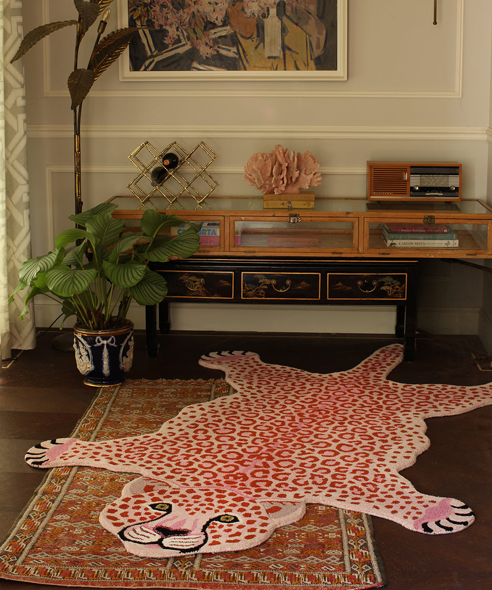 Hand-Tufted Pinky Leopard Rug
